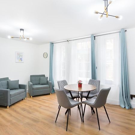 City Centre One Bedroom Apartment Next To Station, Newly Renovated London Luaran gambar
