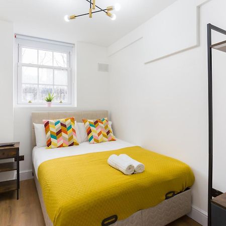 City Centre One Bedroom Apartment Next To Station, Newly Renovated London Luaran gambar
