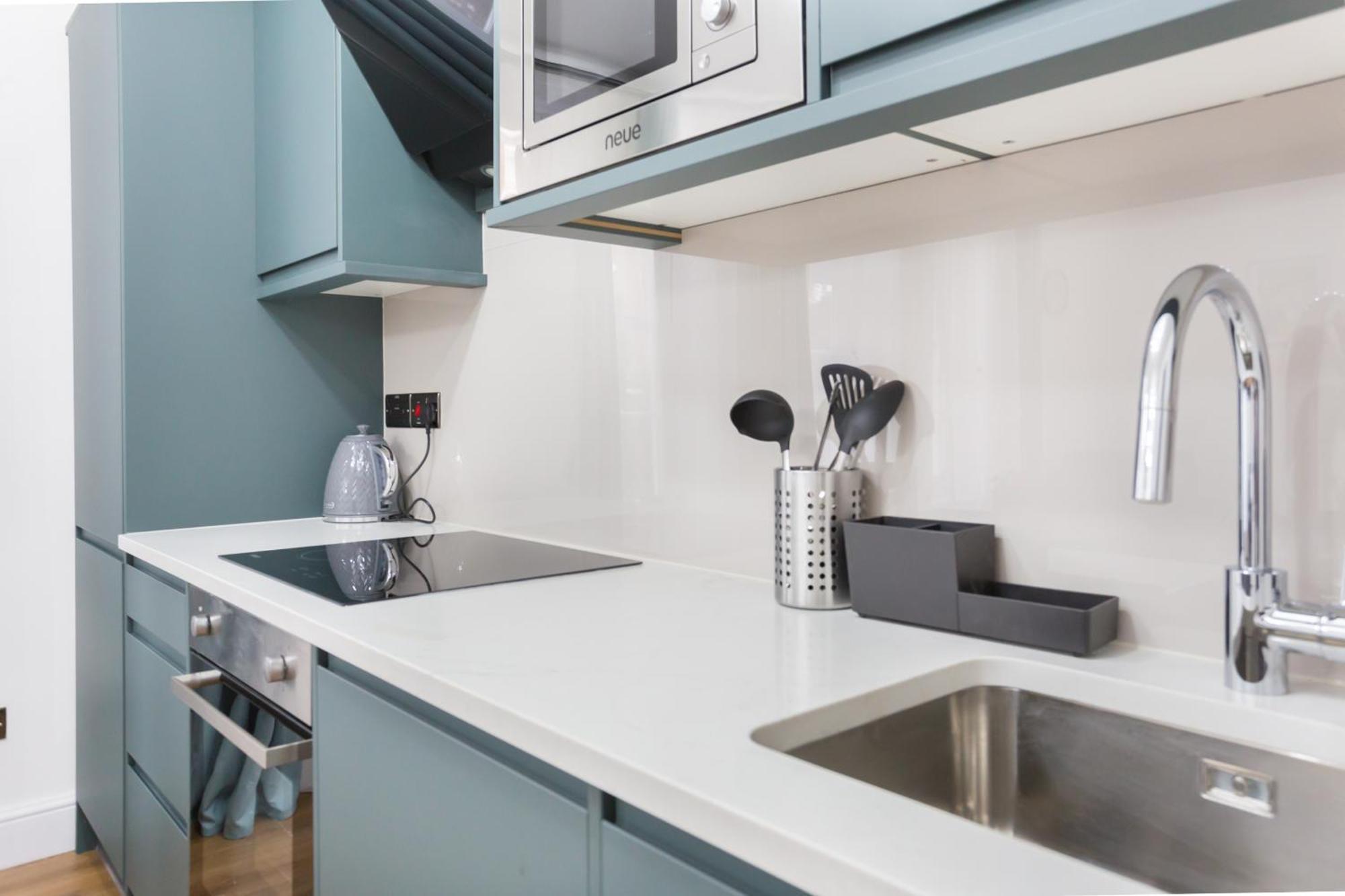 City Centre One Bedroom Apartment Next To Station, Newly Renovated London Luaran gambar