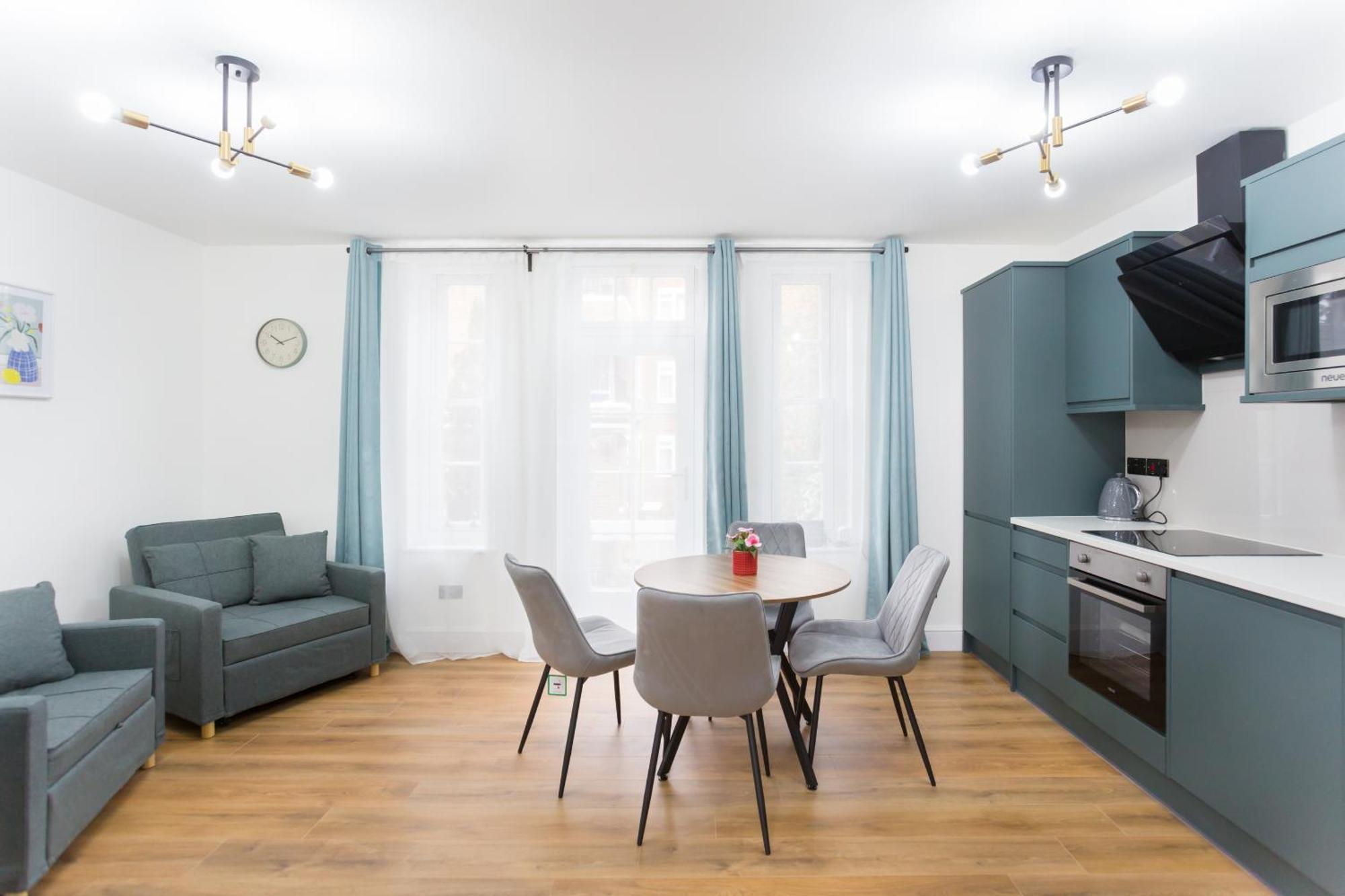 City Centre One Bedroom Apartment Next To Station, Newly Renovated London Luaran gambar